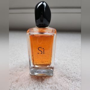 Si intense perfume by Giorgio Armani